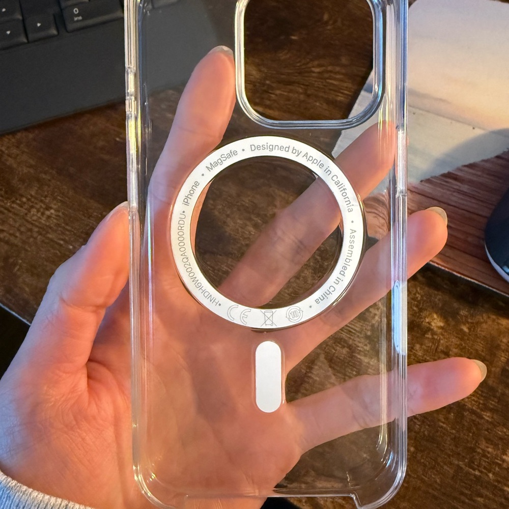 Clear iPhone 16 Pro MagSafe Case